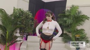 Vile Vixen Gives A Handless Blowjob & Gets A Golden Shower!