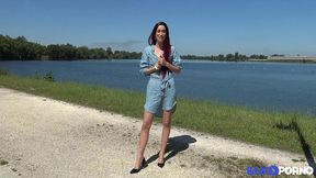 carlie, belle coquine, veut de la sodomie avant tout