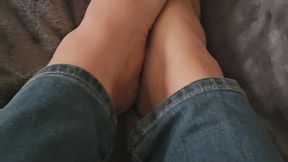 Sensual feet rubbing