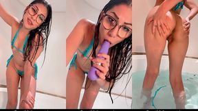 mel khalifa se masturba com muito tesao falando putarias com dedo e vibrador ate gozar