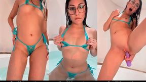 mel khalifa se masturba com muito tesao falando putarias com dedo e vibrador ate gozar