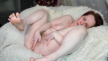 G and U deep stimulation, two orgasms from mature beauty