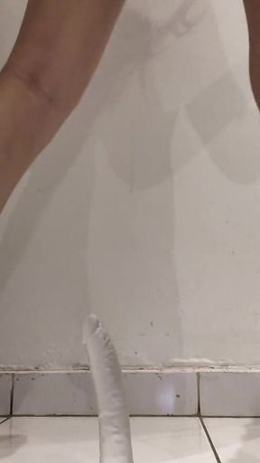 A Very Naughty Indian Girl Who Masturbates in Front of the Mirror