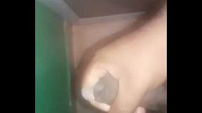 Gordito moreno me envia un video y se corre para que lo vea