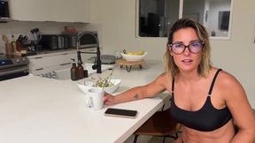 pam et diana se goutent leur chatte