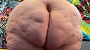 kayla peach sits on my face!