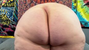 kayla peach sits on my face!