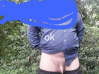 Plump stud pissing outdoors