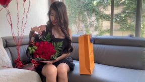 me dio rosas por rosones