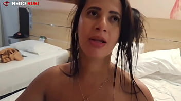 Fiquei com tes&atilde_o no cliente e meu marido pediu detalhes de como foi s&oacute_ pra bater punheta