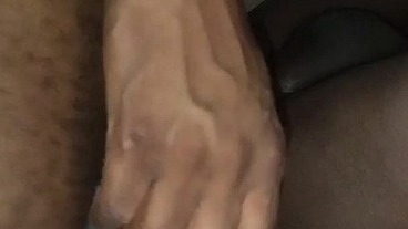 Negão segurança do mercado fodendo outro homem por dinheiro, socou rola no fundo até gozar, dois dotados gostosos.