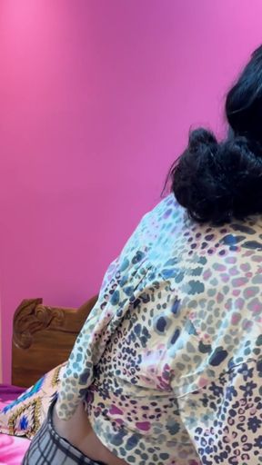 Biwi ko bola apne boss ko pussy kamsutra ras pilane kaliye kueki apna husband ka promotion confirm   Clip 2
