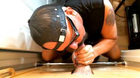 ”Amateur Reality Gloryhole Blow Job”