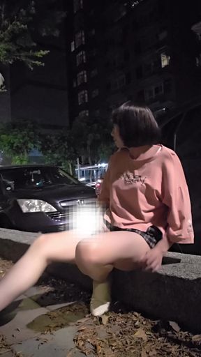 Shemale Ting Xuan outdoor pee and masturbation, then cum on her sexy legs