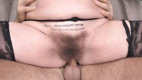 ”Lonely Elizabeth Bee enjoying some bloke ful of young energy”