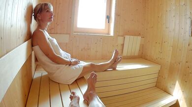 Hot blonde MILF blew him real raw in the public sauna