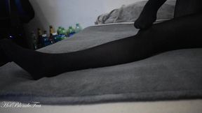 Sexy Legs in Nylons - Miley Grey