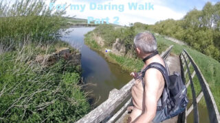 Uncut – pria gay Inggris dewasa tanpa sensor yang melakukan hubungan seks anal dengan tindik