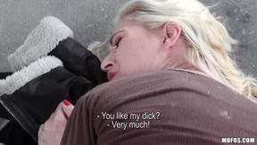 Public Pickups - Hot Blonde Amateur Linda Ray Fucks for Some Spending Money