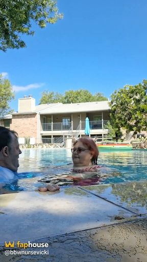 BBW Couple Love to Kissing the Pool!