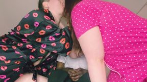 2 LONELY LADIES CELEBRATE VALENTINES DAY BY FUCKING THE DOORDASHER