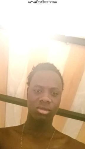 Lamine +34 624 42 56 58 en pleine masturbation