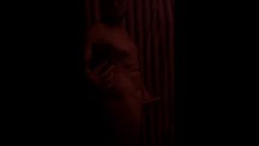 hombre desnudo masturbandose