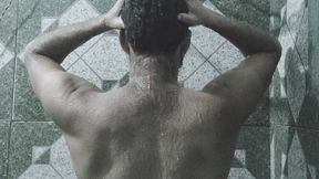 hombre desnudo masturbandose