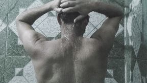 hombre desnudo masturbandose