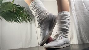 A Shoejob Date with a Cheerleader in Reebok Freestyle Sneakers and Slouch socks - CBT, Shoejob and POV Views - Huge cumshot - multiedit - HD