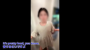 【隣人さんと中出しセックス】オナニーの声が大きいので伝えに行ったらセックスの展開に