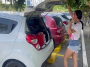 Mi vecina cachonda me pide ayuda y yo le ayudo a cambio de que me deje follarla por el culo.