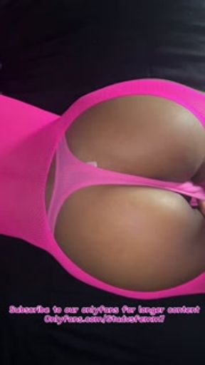 Made her pussy sound so wet and creamy when I pound it 😩💦 Full vid on onlyfans!