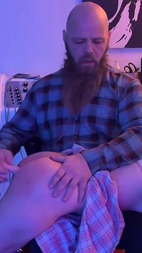 Bare Handed Spanking and Anal for Submissive Chick