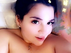 Big boob brunette masturbates on webcam