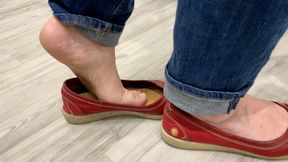 Dipping Shoeplay in Red Flats Shopping for Curtains and Tiles - Part 1