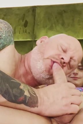 Hotter Man Blowjobs a Belgian Trans and They Fuck Each Other Bareback in Each Other's Ass