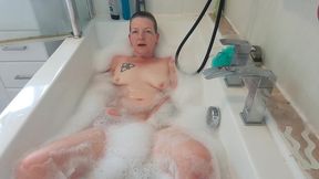 bath time orgasm with bubbles and lovense. i had such a good time!