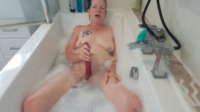 bath time orgasm with bubbles and lovense. i had such a good time!