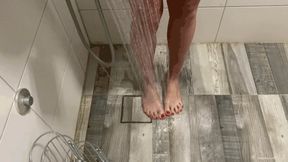 WASHING OUR MUDDY DIRTY FEET - MOV Mobile Version