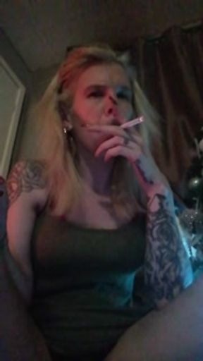 Milf smoking for you and peep at these natural puppies SO MUCH MoRE AT #ONLYFANS 💋😘