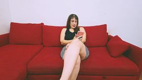 Lucía Bianco masturbándose con un calabacín gigante