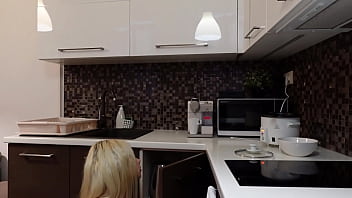 Flashy blonde girlfriend shows off her wet pussy and bare ass