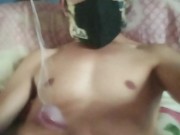 Muchacho venezolano se hace rica paja en su cuarto