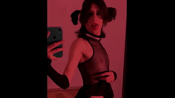 Goth slut loves to break her cunt with big objects