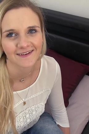 132 - 01 Babe Fucks for Creampie