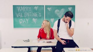 Plus-size store bryster BBW Brandi Love bliver kneppet i røv af Lucas Frost