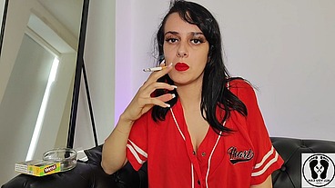 HOT TEEN SMOKING DEEP RESPIRATING HEAVILY LONG PUFFS CIGARRETS