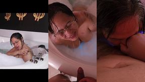 madura latina tetona culona en el jacuzzi meada y follada