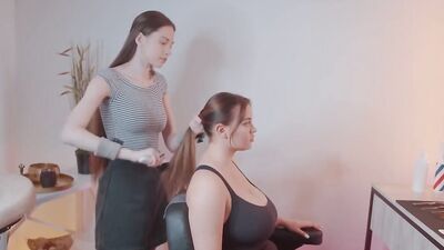 Liza Del Sierra gets her mature body oiled up and pleasured